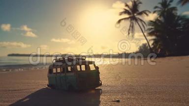 美丽的热带岛屿海滩日出和汽车微型视频